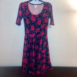 NWT Lularoe Nicole Roses Small
